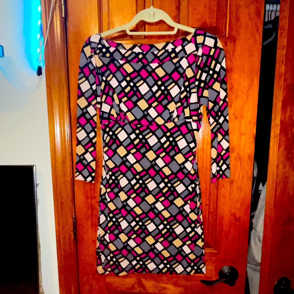 Vibrant patterned Diane Von Furstenberg Midi quarter sleeve dress